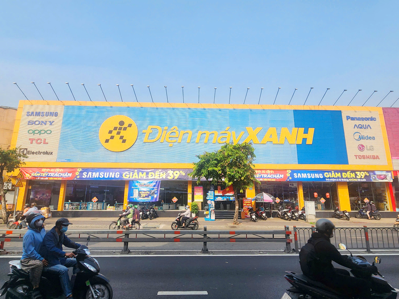 Siêu thị điện máy xanh tại Điện máy Xanh 500-502 Dương Bá Trạc, Phường Chánh Hưng, Thành phố Hồ Chí Minh, Việt Nam